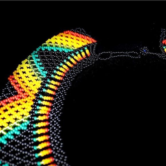 Handmade Okama beaded necklace medium - Picture 2 of 4